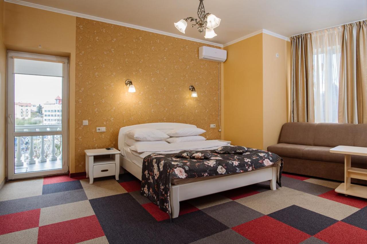 Hotel Na Horyzonti à Trouskavets Extérieur photo