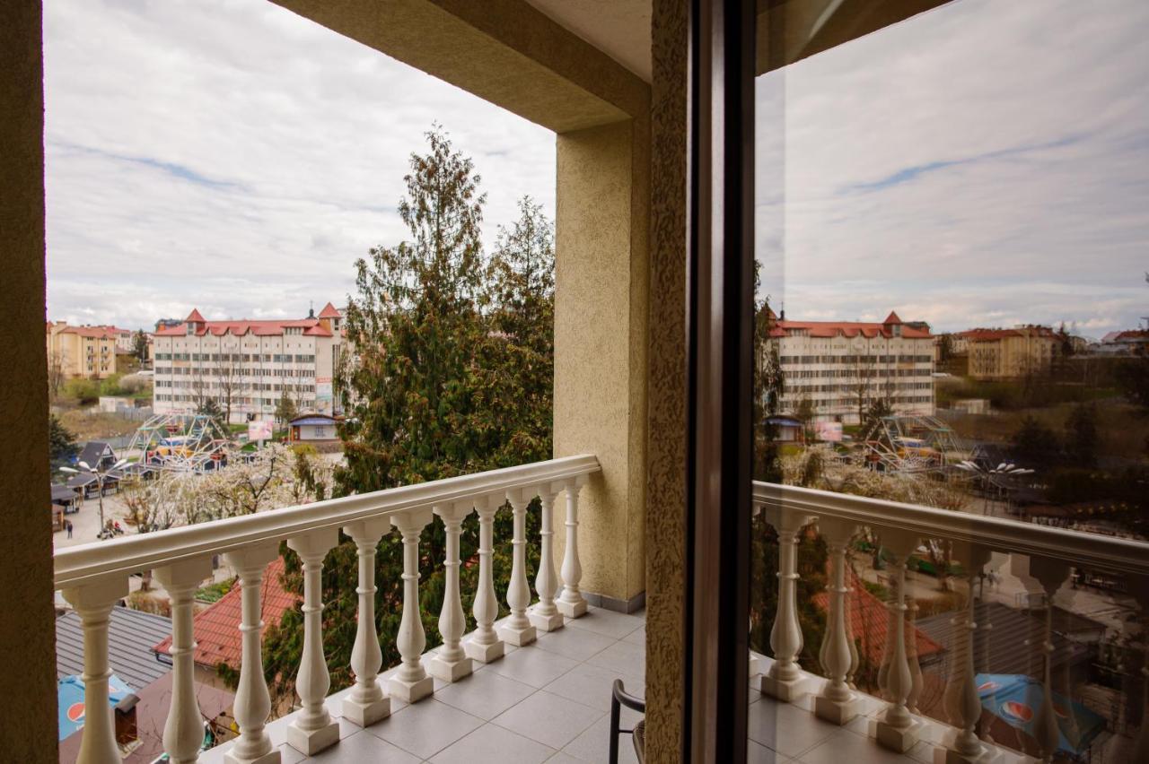 Hotel Na Horyzonti à Trouskavets Extérieur photo